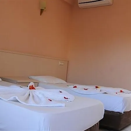 Club Herakles Отель 3*